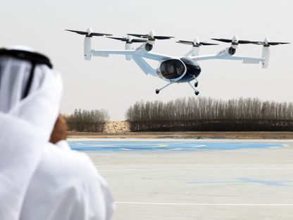 طائرة تجريبية تابعة لشركة "جوبي دبي" للتاكسي الطائر في دبي. 30 يونيو 2025 - Reuters