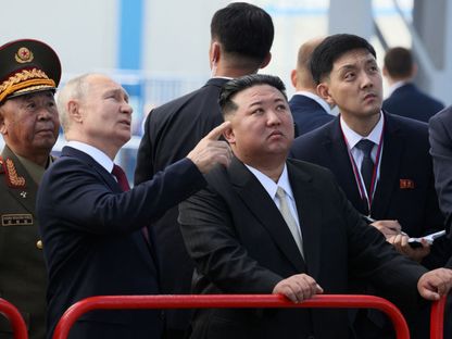 الرئيس الروسي فلاديمير بوتين يستقبل زعيم كوريا الشمالية كيم جونج أون في منصة إطلاق صواريخ فضائية في فوستوشني. 13 سبتمبر 2023 - REUTERS