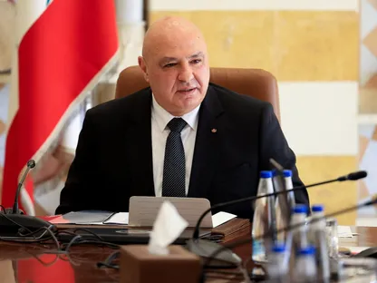 الرئيس اللبناني جوزاف عون يحضر جلسة مجلس الوزراء لبحث خطة الجيش لنزع سلاح حزب الله في القصر الجمهوري في بعبدا بلبنان. 5 سبتمبر 2025 - Reuters