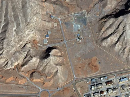 "وول ستريت جورنال": إيران تحتفظ بأدوات قد تتيح لها صنع قنبلة نووية