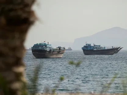 تقرير: الجيش الأميركي ساعد 70 سفينة على عبور مضيق هرمز خلال 3 أسابيع