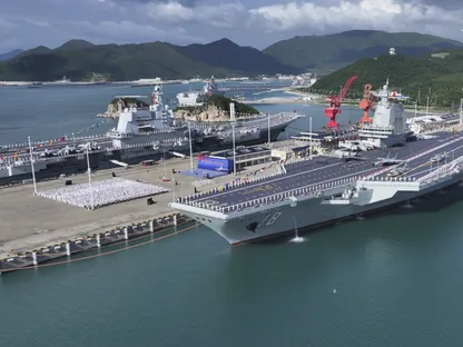 الصين تدشن حاملة الطائرات فوجيان في هاينان. 5 نوفمبر 2025 - X@ChinaMilBugle