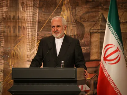 "إعلان النصر" و"تسوية شاملة" مع واشنطن.. جواد ظريف يطرح رؤيته لإنهاء حرب إيران