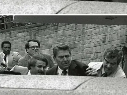 إطلاق نار قرب ترمب في فندق شهد محاولة اغتيال ريجان.. ما القصة؟