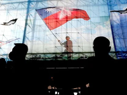 علم تايوان داخل وزارة الدفاع التايوانية في تايبيه. 26 ديسمبر 2022 - REUTERS