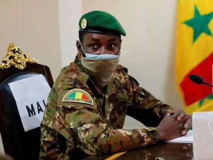 زعيم المجلس العسكري في مالي، عاصمي جويتا، يحضر الاجتماع التشاوري للمجموعة الاقتصادية لدول غرب إفريقيا (إيكواس) في غانا. 15 سبتمبر 2020 - REUTERS