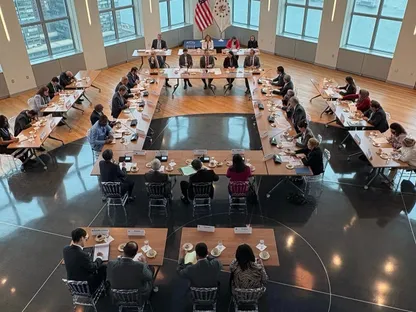 جانب من اجتماع السفير الأميركي لدى الأمم المتحدة مايك والتز مع الدول المنتخبة في مجلس الأمن بحضور السعودية ومصر والإمارات وقطر وتركيا. 05 نوفمبر 2025 - @USAmbUN