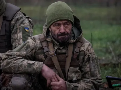 جندي أوكراني على خطوط المواجهة مع القوات الروسية في منطقة خاركيف. أوكرانيا. 1 ديسمبر  2025 - Reuters