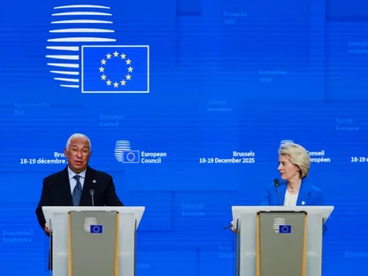 الاتحاد الأوروبي يمدد عقوبات على أشخاص وكيانات مرتبطة بروسيا