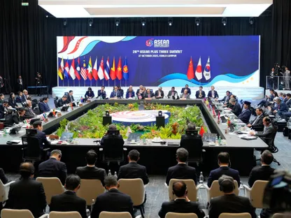 اجتماعات "آسيان".. تحركات صينية وقمم ثنائية لتعزيز العلاقات الاقتصادية