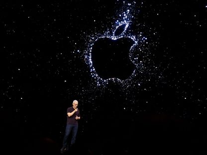 الرئيس التنفيذي لشركة Apple تيم كوك خلال مشاركته بحدث خاص للشركة في Apple Park في ولاية كاليفورنيا الأميركية. 7 سبتمبر 2022 - AFP