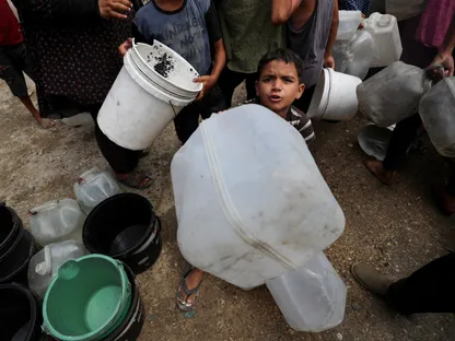 "حرب العطش" في غزة.. كيف تحولت رحلة البحث عن الماء إلى كابوس يومي؟