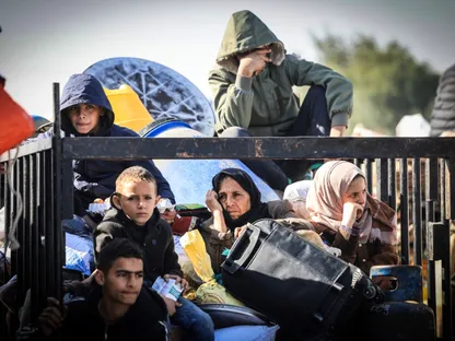 "شبح" الهجوم الإسرائيلي يخيم على رفح.. والزحام يخنق حشود النازحين