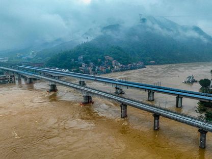 الصين تصدر أعلى مستوى إنذار بعد أمطار وفيضانات في جنوب البلاد