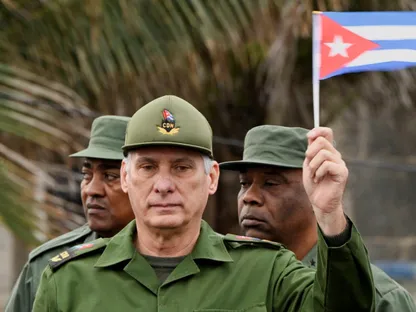 في أول إقرار علني.. رئيس كوبا يؤكد إجراء محادثات مع الولايات المتحدة