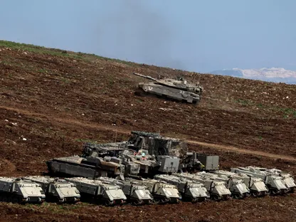 إسرائيل تحشد 70 ألف جندي على حدود لبنان.. و"الخيام" أعمق نقاط التوغل