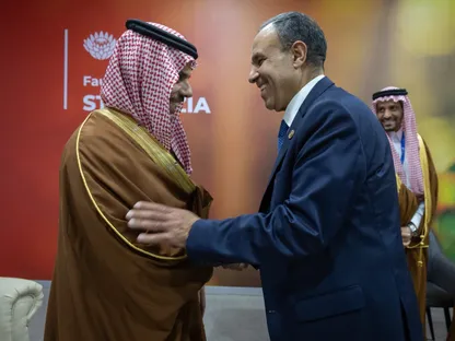 وزير الخارجية السعودي الأمير فيصل بن فرحان يلتقي نظيره المصري بدر عبد العاطي على هامش اجتماع قمة قادة دول مجموعة العشرين في جوهانسبرج بجنوب إفريقيا. 22 نوفمبر 2025 - Reuters