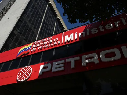 الحصار الأميركي قد يجبر فنزويلا على إغلاق آبار نفط خلال أيام