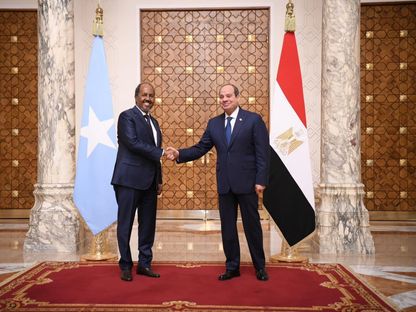 الرئيس المصري عبد الفتاح السيسي ونظيره الصومالي حسن شيخ محمود خلال زيارته إلى القاهرة. 14 أغسطس 2024 - reuters