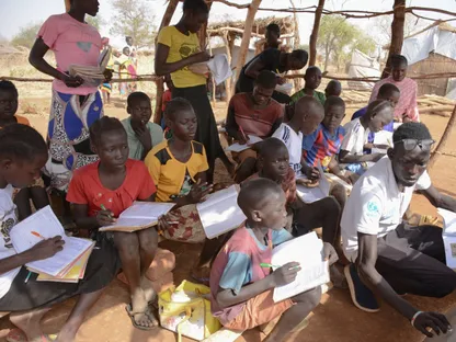 مسؤول أممي يحذر من "أزمة نزوح" ضخمة في السودان على غرار سوريا