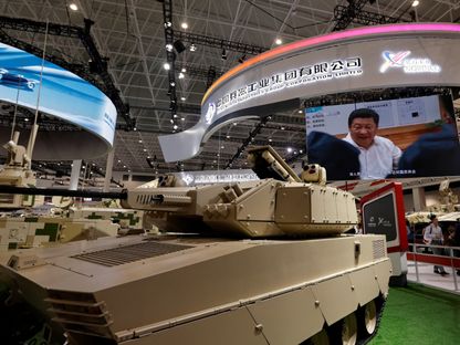 مركبة صينية أرضية مسيّّرة من طراز "VU-T10" في معرض الصين الدولي للطيران والفضاء بمقاطعة قوانجدونج. 14 نوفمبر 2024 - Reuters