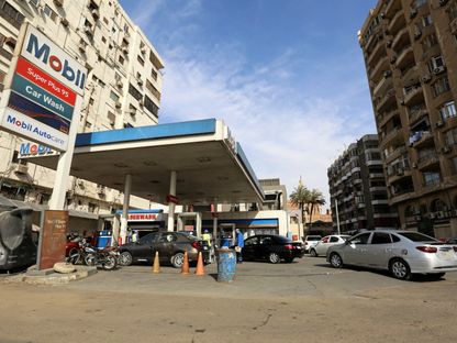 مصر.. وزارة البترول تعلن رصد بنزين "مخالف للمواصفات" وتعوض المتضررين