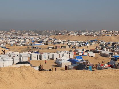 مخيمات النازحين الفلسطينيين في رفح جنوبي قطاع غزة فيما يتواصل القصف الإسرائيلي والغارات على القطاع. 21 فبراير 2024 - AFP