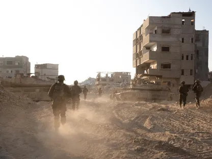 الجيش الإسرائيلي يواصل اختراق "الخط الأصفر" في غزة