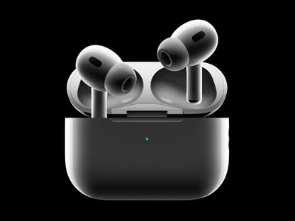 سماعة أبل AirPods 3 المزودة بخصائص مثل عزل الضوضاء. 27 أغسطس 2024 - X@theapplehub