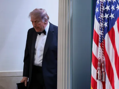 اعتقال مسلح في إطلاق نار بحفل مراسلي البيت الأبيض.. وترمب يرجح: لا علاقة له بإيران