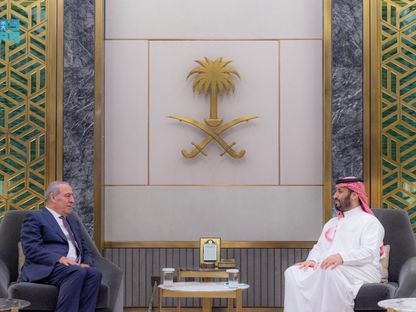 ولي العهد السعودي الأمير محمد بن سلمان يستقبل نائب رئيس دولة فلسطين حسين الشيخ. 8 مايو 2025 - واس