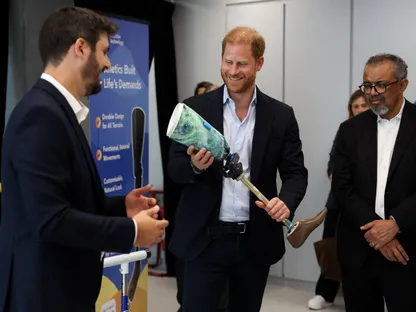 الأمير البريطاني هاري يزور مركز دراسات الإصابات التابع لجامعة إمبريال كوليدج لندن في بريطانيا. 10 سبتمبر 2025 - Reuters