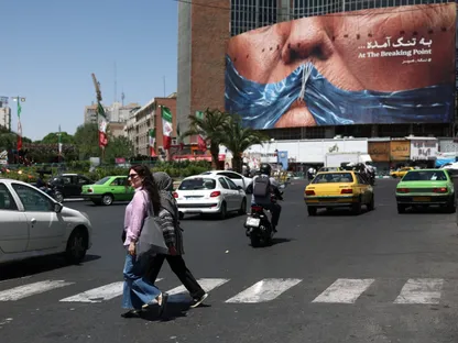 أزمة هرمز.. إيران تسعى لكسب الوقت وأميركا تضغط اقتصادياً