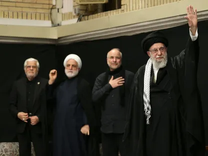 من يقود إيران بعد اغتيال خامنئي؟