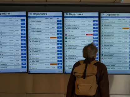 الخارجية الأميركية تحدث إرشادات السفر إلى الشرق الأوسط بعد اندلاع الحرب في إيران