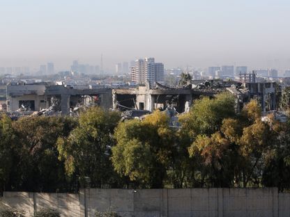 الدخان يتصاعد جراء القصف الإيراني لأربيل في كردستان العراق. 16 يناير 2024 - Reuters