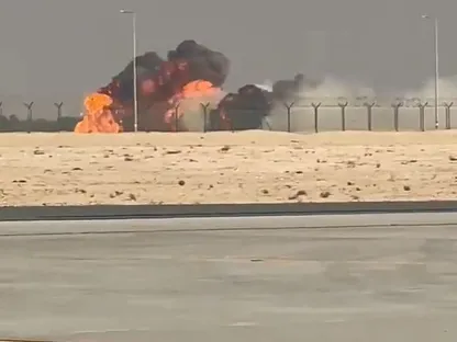 تحطم طائرة هندية خلال تحليقها بمعرض دبي للطيران، 21 نوفمبر 2025 - X