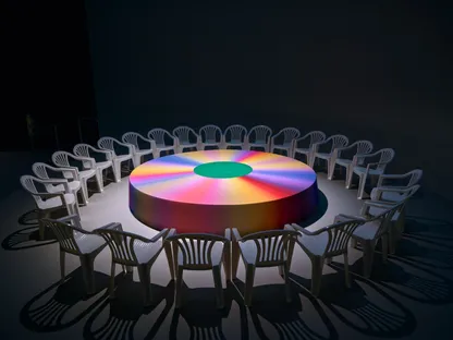 أحد أعمال بينالسور التي تناقش الحياة الاجتماعية - المركز الإعلامي للهيئة