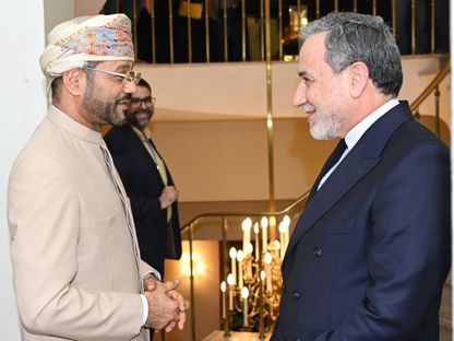 وزير الخارجية العماني بدر البوسعيدي مع نظيره الإيراني عباس عراقجي في طهران. 18 مايو 2025 - @badralbusaidi