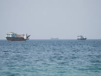 "أكسيوس": مفاوضو إيران ينتظرون موافقة نهائية على الاتفاق مع عُمان وأميركا