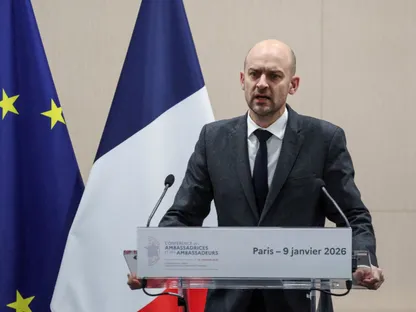 وزير الخارجية الفرنسي جان نويل بارو يلقي كلمة خلال مؤتمر السفراء في باريس. 9 يناير 2026 - Reuters