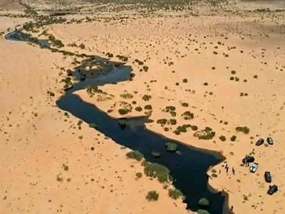 صورة نشرتها المؤسسة الوطنية للنفط في ليبيا لما قالت إنه تسرباً في أحد أنابيب النفط بمدينة الزاوية. 24 مايو 2025 - https://www.facebook.com/noclibya?locale=ar_AR