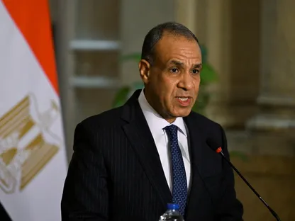 وزير خارجية مصر يبحث مقترحات للتهدئة مع ويتكوف وعراقجي ونظرائه بالمنطقة قبل انتهاء مهلة ترمب