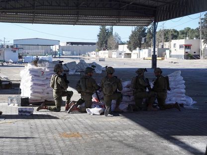 قوات إسرائيلية تستولي على مخزن للمساعدات في شرق رفح، بجنوب قطاع غزة. 08 مايو 2024 - Israeli army