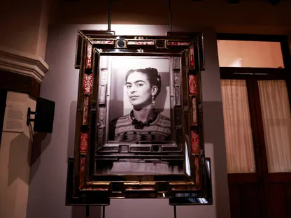 فريدا كاهلو بين مدريد ولندن .. عالم الفنانة بأبعاد ثلاثية