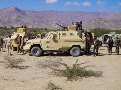 عناصر المجلس الانتقالي الجنوبي في اليمن بمنطقة جبلية في محافظة أبين الجنوبية. 15 ديسمبر 2025 - Reuters