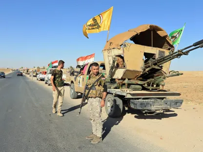 "تليجراف": إيران تستعين بقوات الحشد الشعبي العراقية لنشر حواجز تفتيش في طهران