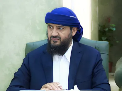 المحرمي يدعو القوات اليمنية إلى مواصلة القتال ضد الحوثيين ويشيد بدعم التحالف