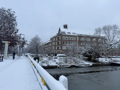 هولندا.. تساقط الثلوج يعطل حركة الطيران والقطارات والطرق