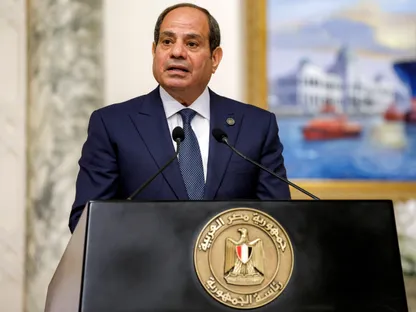 الرئيس المصري عبد الفتاح السيسي يحضر مؤتمراً صحافياً في القصر الرئاسي بالقاهرة. 7 أبريل 2025 - REUTERS